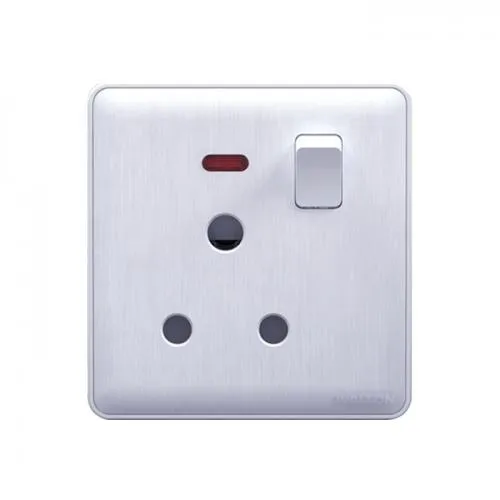 WALTON SUPER SERIES 15A ROUND SOCKET WITH SWITCH | WS15ASW